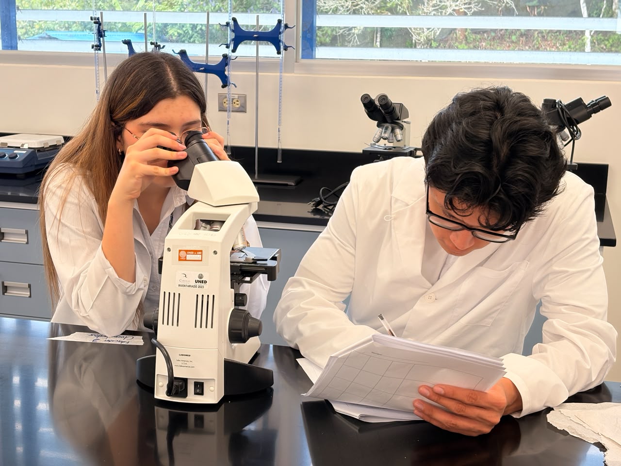 Práctica científica desarrollada en laboratorio